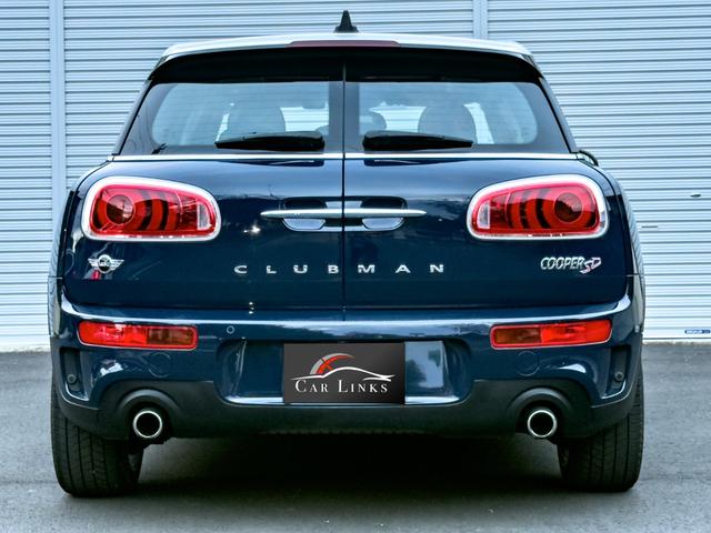 MINI クーパーSD クラブマン ブルーレザーシート パノラマサンルーフ シートヒーター バックカメラ ソナー 純正ナビ 17インチAW キセノンヘッドライト スマートキー 観音開き メモリーパワーシート(5枚目)