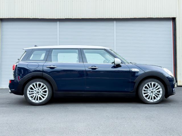 MINI クーパーSD クラブマン ブルーレザーシート パノラマサンルーフ シートヒーター バックカメラ ソナー 純正ナビ 17インチAW キセノンヘッドライト スマートキー 観音開き メモリーパワーシート(9枚目)