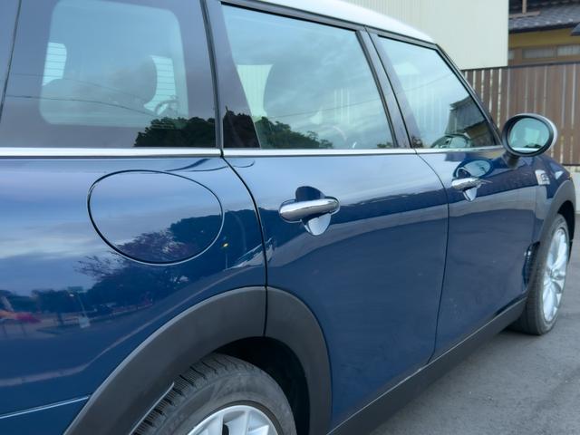 MINI クーパーSD クラブマン ブルーレザーシート パノラマサンルーフ シートヒーター バックカメラ ソナー 純正ナビ 17インチAW キセノンヘッドライト スマートキー 観音開き メモリーパワーシート(13枚目)