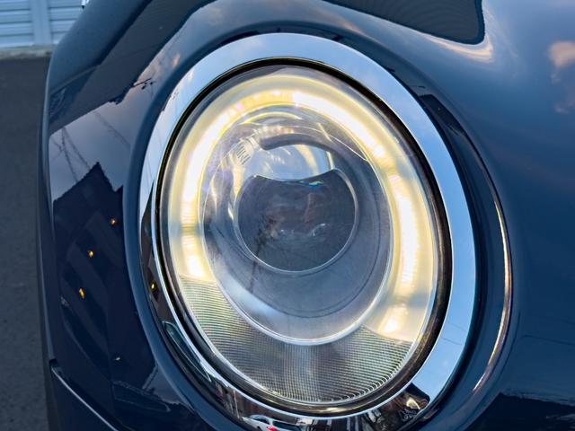 MINI クーパーSD クラブマン ブルーレザーシート パノラマサンルーフ シートヒーター バックカメラ ソナー 純正ナビ 17インチAW キセノンヘッドライト スマートキー 観音開き メモリーパワーシート(15枚目)