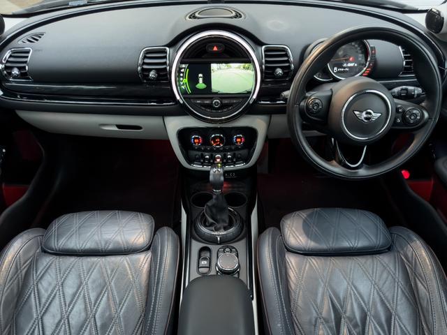 MINI クーパーSD クラブマン ブルーレザーシート パノラマサンルーフ シートヒーター バックカメラ ソナー 純正ナビ 17インチAW キセノンヘッドライト スマートキー 観音開き メモリーパワーシート(23枚目)