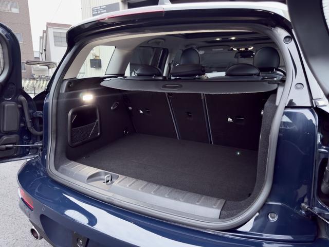 MINI クーパーSD クラブマン ブルーレザーシート パノラマサンルーフ シートヒーター バックカメラ ソナー 純正ナビ 17インチAW キセノンヘッドライト スマートキー 観音開き メモリーパワーシート(33枚目)