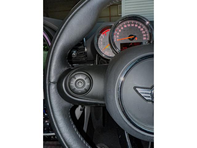 MINI クーパーSD クラブマン ブルーレザーシート パノラマサンルーフ シートヒーター バックカメラ ソナー 純正ナビ 17インチAW キセノンヘッドライト スマートキー 観音開き メモリーパワーシート(34枚目)