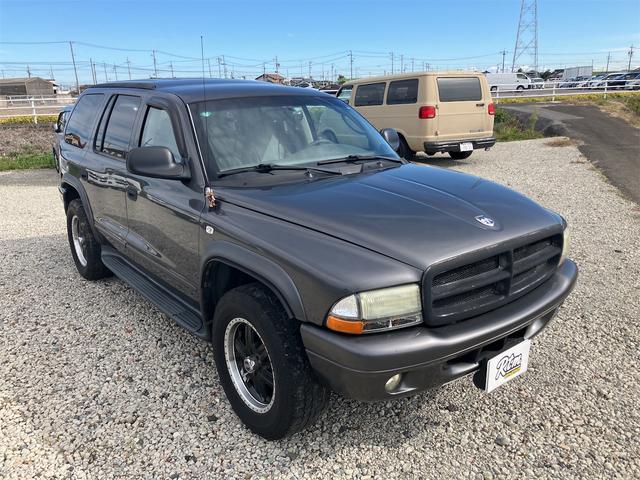 ダッジ・デュランゴ SLTプラス 新車並行 1No登録/ユーザー買取/6人乗車登録/ベージュレザーシート/シートヒーター/フロントベンチシート 社外17インチアルミホイール ヒッチメンバー クルーズコントロール(2枚目)