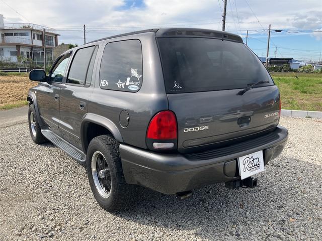 ダッジ・デュランゴ SLTプラス 新車並行 1No登録/ユーザー買取/6人乗車登録/ベージュレザーシート/シートヒーター/フロントベンチシート 社外17インチアルミホイール ヒッチメンバー クルーズコントロール(7枚目)