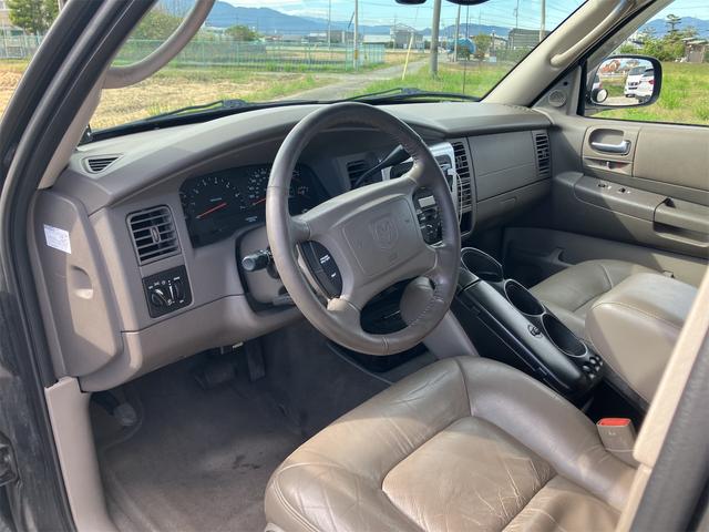 ダッジ・デュランゴ SLTプラス 新車並行 1No登録/ユーザー買取/6人乗車登録/ベージュレザーシート/シートヒーター/フロントベンチシート 社外17インチアルミホイール ヒッチメンバー クルーズコントロール(11枚目)