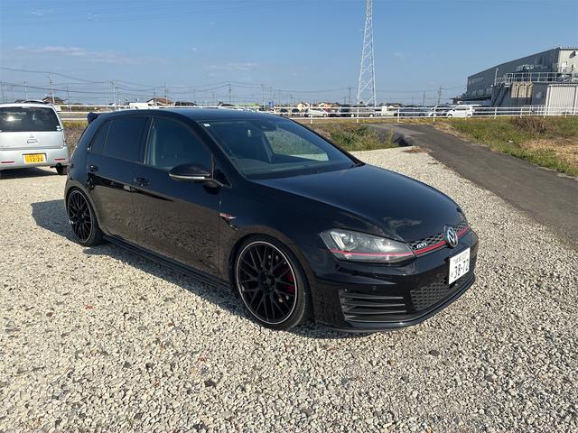 ゴルフＧＴＩ ベースグレード　ゴルフ７　ＧＴＩ　車高調ローダウン　社外１９インチ　ワンオフマフラー（6枚目）