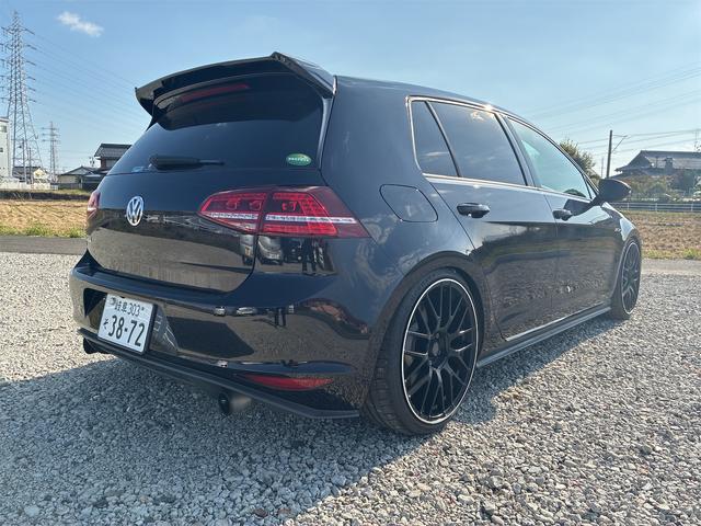 ゴルフＧＴＩ ベースグレード　ゴルフ７　ＧＴＩ　車高調ローダウン　社外１９インチ　ワンオフマフラー（8枚目）