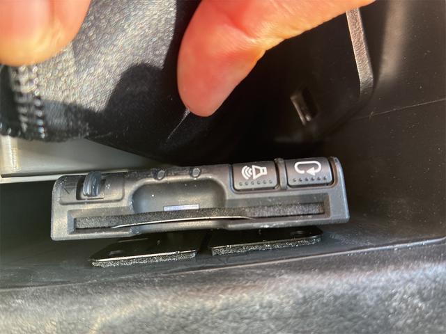 ゴルフＧＴＩ ベースグレード　ゴルフ７　ＧＴＩ　車高調ローダウン　社外１９インチ　ワンオフマフラー（27枚目）