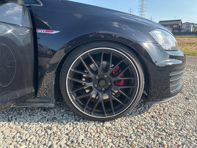 ゴルフＧＴＩ ベースグレード　ゴルフ７　ＧＴＩ　車高調ローダウン　社外１９インチ　ワンオフマフラー（29枚目）