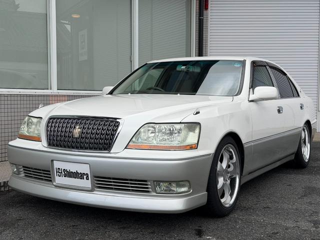 クラウンマジェスタ 4.0Cタイプ 17マジェスタ後期 V8エンジン ローダウン 車高調交換済 18インチAW+新品タイヤ 走行距離5.6万キロ 定番ホワイト2トン ベージュ内装 ヘッドアップディスプレイ 電動サンシェード キセノン(2枚目)