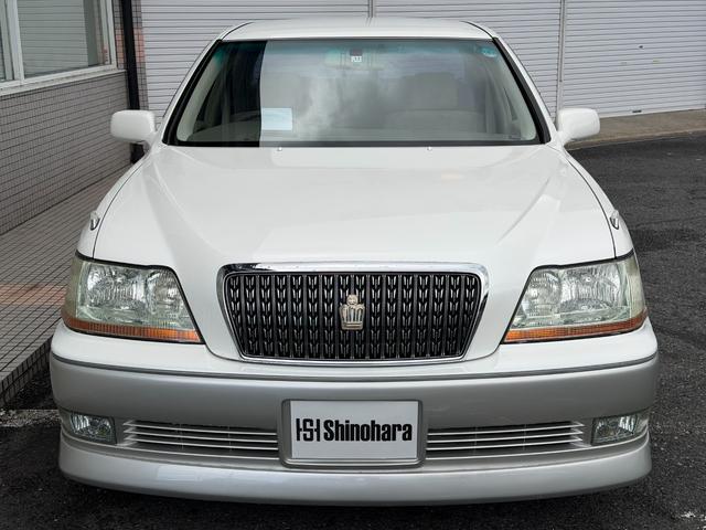 クラウンマジェスタ 4.0Cタイプ 17マジェスタ後期 V8エンジン ローダウン 車高調交換済 18インチAW+新品タイヤ 走行距離5.6万キロ 定番ホワイト2トン ベージュ内装 ヘッドアップディスプレイ 電動サンシェード キセノン(6枚目)