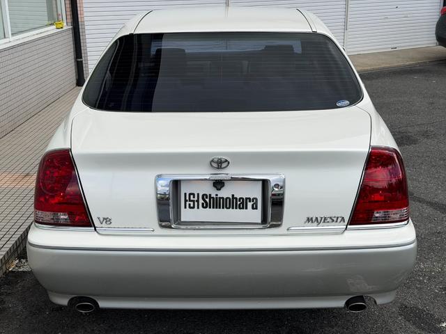クラウンマジェスタ 4.0Cタイプ 17マジェスタ後期 V8エンジン ローダウン 車高調交換済 18インチAW+新品タイヤ 走行距離5.6万キロ 定番ホワイト2トン ベージュ内装 ヘッドアップディスプレイ 電動サンシェード キセノン(13枚目)