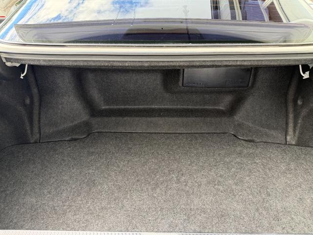 クラウンマジェスタ 4.0Cタイプ 17マジェスタ後期 V8エンジン ローダウン 車高調交換済 18インチAW+新品タイヤ 走行距離5.6万キロ 定番ホワイト2トン ベージュ内装 ヘッドアップディスプレイ 電動サンシェード キセノン(15枚目)