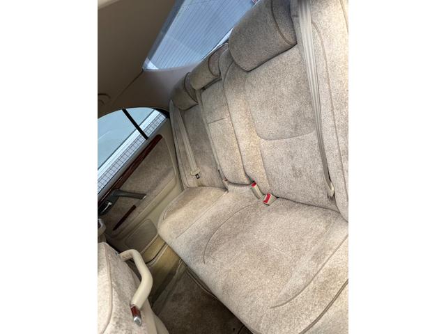 クラウンマジェスタ 4.0Cタイプ 17マジェスタ後期 V8エンジン ローダウン 車高調交換済 18インチAW+新品タイヤ 走行距離5.6万キロ 定番ホワイト2トン ベージュ内装 ヘッドアップディスプレイ 電動サンシェード キセノン(24枚目)