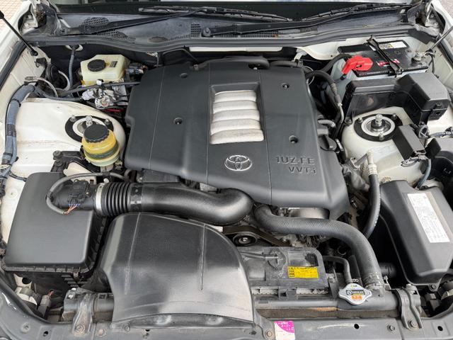 クラウンマジェスタ 4.0Cタイプ 17マジェスタ後期 V8エンジン ローダウン 車高調交換済 18インチAW+新品タイヤ 走行距離5.6万キロ 定番ホワイト2トン ベージュ内装 ヘッドアップディスプレイ 電動サンシェード キセノン(31枚目)