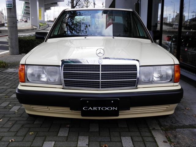 190クラス 190E ライトアイボリー ディーラー車 サンルーフ メーターO/Hクリーニング済 三角パネル新品交換済(2枚目)