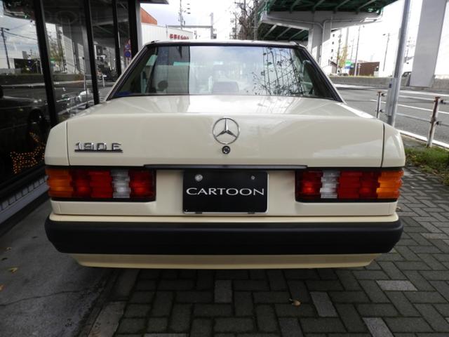 190クラス 190E ライトアイボリー ディーラー車 サンルーフ メーターO/Hクリーニング済 三角パネル新品交換済(3枚目)