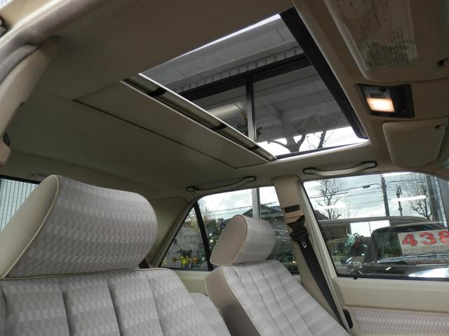 190クラス 190E ライトアイボリー ディーラー車 サンルーフ メーターO/Hクリーニング済 三角パネル新品交換済(14枚目)