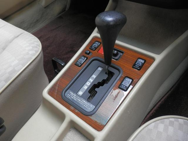 190クラス 190E ライトアイボリー ディーラー車 サンルーフ メーターO/Hクリーニング済 三角パネル新品交換済(16枚目)