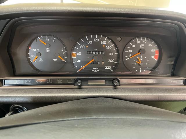 190クラス 190E ライトアイボリー ディーラー車 サンルーフ メーターO/Hクリーニング済 三角パネル新品交換済(18枚目)