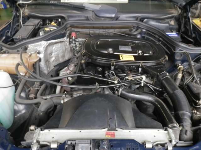 ミディアムクラス ２３０Ｅ　サッコレス　ミッドナイトブルー　ディーラー車（8枚目）