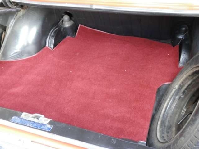 メルセデス・ベンツその他  250 W114 ディーラー車 クーラー付 Fガラス新品 ウェザーゴム新品 車両仕上げ済み天井張替え済(8枚目)