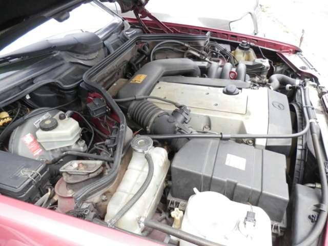 Eクラスステーションワゴン E280ステーションワゴン アルマンダインレッド ディーラー車 前期フェイス サンルーフ スポーツハンドル バッテリー新品交換済 最終モデル(9枚目)