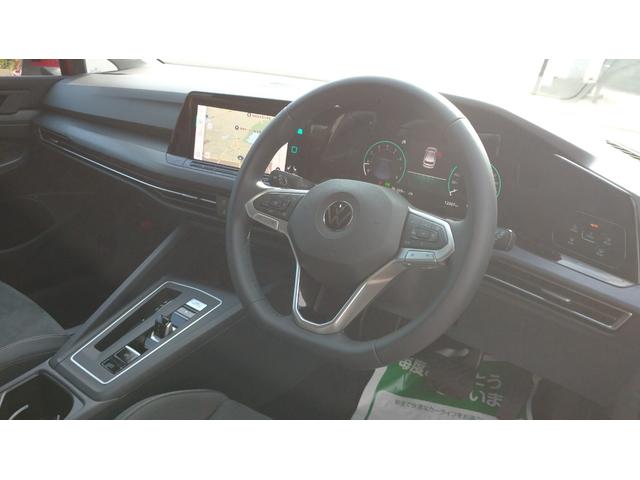 ゴルフ ｅＴＳＩスタイル　ナビ　地デジＴＶ　ブルートゥース　ＥＴＣ　ＡＣＣ　リヤビューカメラ　障害物センサー　駐車支援　デジタルメーター　ＬＥＤマトリックスヘッドライト　ドライブレコーダー　シート＋ステアリングヒーター　ＨＵＤ（9枚目）