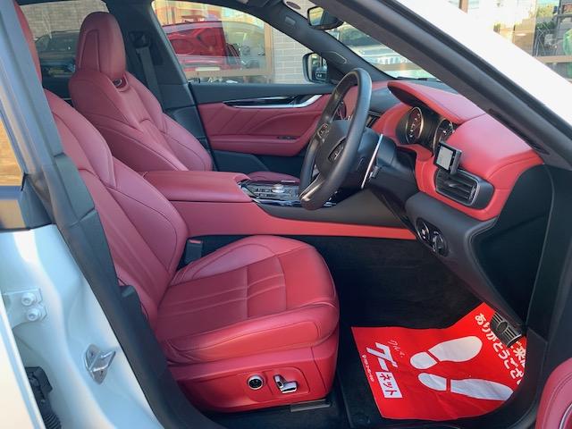 レヴァンテ グランスポーツ　後期型　ワンオーナー　禁煙車　パノラマサンルーフ　２１インチヘリオスホイール　ハーマンカーデン　ソフトクローズドア　三層コートパール　ＭＩＡシステム　全席シートヒーター　キックセンサー付電動テールゲート　ドライブレコーダー　ＥＴＣ（11枚目）