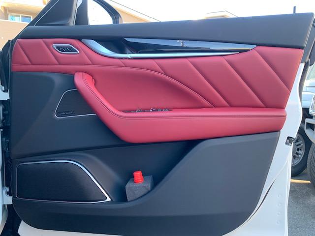 レヴァンテ グランスポーツ　後期型　ワンオーナー　禁煙車　パノラマサンルーフ　２１インチヘリオスホイール　ハーマンカーデン　ソフトクローズドア　三層コートパール　ＭＩＡシステム　全席シートヒーター　キックセンサー付電動テールゲート　ドライブレコーダー　ＥＴＣ（49枚目）