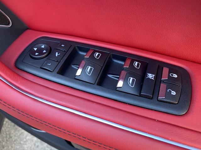 レヴァンテ グランスポーツ　後期型　ワンオーナー　禁煙車　パノラマサンルーフ　２１インチヘリオスホイール　ハーマンカーデン　ソフトクローズドア　三層コートパール　ＭＩＡシステム　全席シートヒーター　キックセンサー付電動テールゲート　ドライブレコーダー　ＥＴＣ（51枚目）