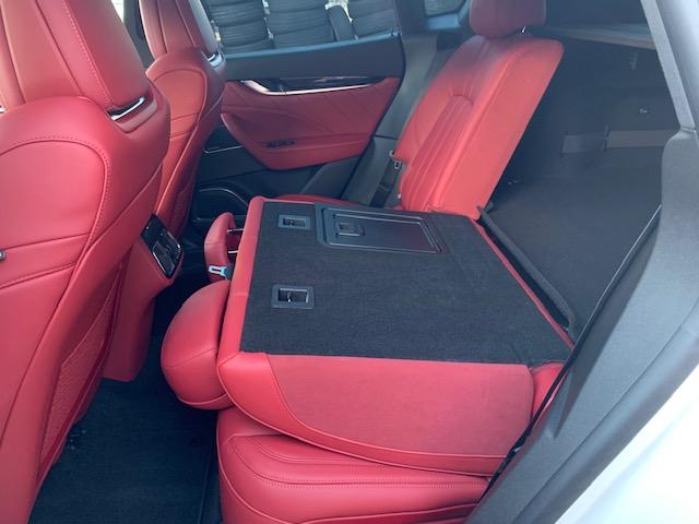 レヴァンテ グランスポーツ　後期型　ワンオーナー　禁煙車　パノラマサンルーフ　２１インチヘリオスホイール　ハーマンカーデン　ソフトクローズドア　三層コートパール　ＭＩＡシステム　全席シートヒーター　キックセンサー付電動テールゲート　ドライブレコーダー　ＥＴＣ（62枚目）