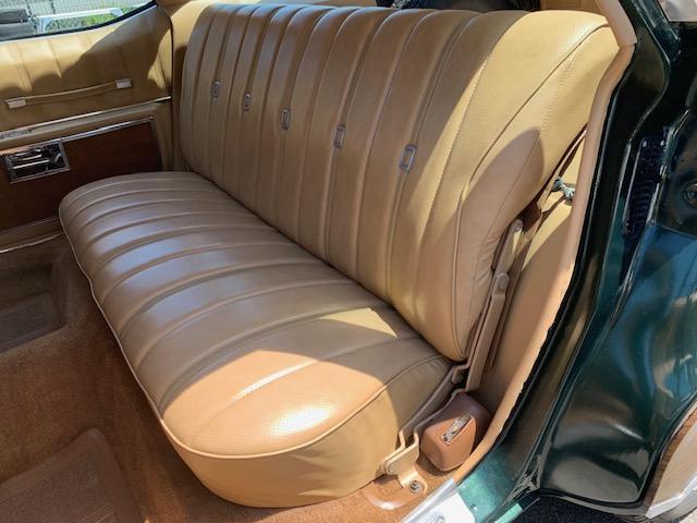 オールズモビル カスタムクルーザー ワゴン　ベルギー王室特別仕様車　１ナンバー登録可能　ベンチシート　コラムシフト　フロントパワーシート　乗車定員６人　パワーリアガラス　パワーリアゲート（17枚目）