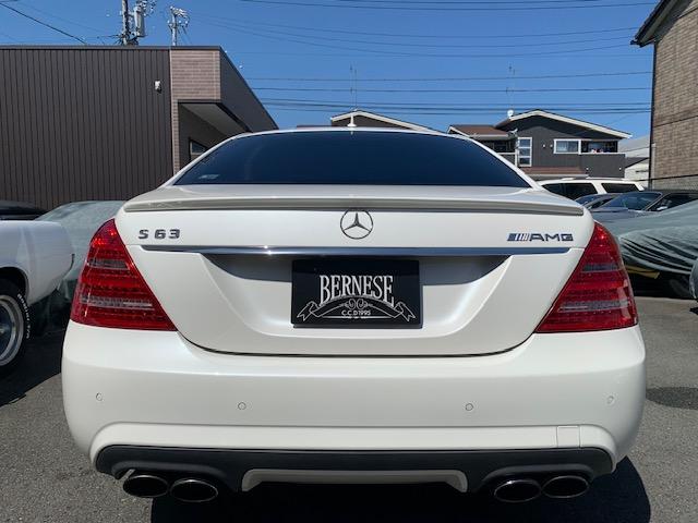 Ｓクラス Ｓ６３　ＡＭＧロング　キーレスゴー　４座席メモリー付パワーシート　４座席シートヒーター＆ベンチレーション　マッサージ機能付シート　リアドア＆リアガラス電動ブラインド　パワートランク　イージークローザー　フロント強化ブレーキ（3枚目）
