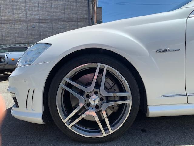 Ｓクラス Ｓ６３　ＡＭＧロング　キーレスゴー　４座席メモリー付パワーシート　４座席シートヒーター＆ベンチレーション　マッサージ機能付シート　リアドア＆リアガラス電動ブラインド　パワートランク　イージークローザー　フロント強化ブレーキ（12枚目）