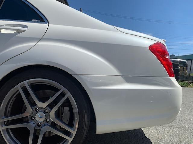 Ｓクラス Ｓ６３　ＡＭＧロング　キーレスゴー　４座席メモリー付パワーシート　４座席シートヒーター＆ベンチレーション　マッサージ機能付シート　リアドア＆リアガラス電動ブラインド　パワートランク　イージークローザー　フロント強化ブレーキ（15枚目）