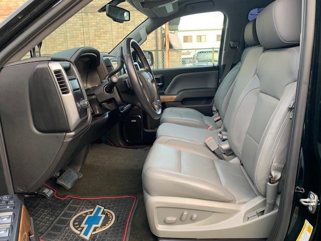 シボレーシルバラード １５００　ＬＴＺ　２ＷＤ　クルーキャブ　スタンダードＢＯＸ　自社直輸入　新車並行車　ワンオーナー　ＬＴＺプラスパッケージ　ハードトノカバー　ベッドライナー　フロントベンチシート　エンジンスターター　フロント＆サイド＆バックカメラ　Ｆ＆Ｒパーキングセンサー（11枚目）