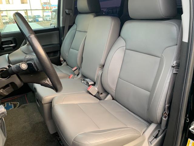 シボレーシルバラード １５００　ＬＴＺ　２ＷＤ　クルーキャブ　スタンダードＢＯＸ　自社直輸入　新車並行車　ワンオーナー　ＬＴＺプラスパッケージ　ハードトノカバー　ベッドライナー　フロントベンチシート　エンジンスターター　フロント＆サイド＆バックカメラ　Ｆ＆Ｒパーキングセンサー（12枚目）