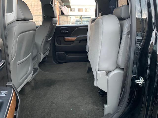 シボレーシルバラード １５００　ＬＴＺ　２ＷＤ　クルーキャブ　スタンダードＢＯＸ　自社直輸入　新車並行車　ワンオーナー　ＬＴＺプラスパッケージ　ハードトノカバー　ベッドライナー　フロントベンチシート　エンジンスターター　フロント＆サイド＆バックカメラ　Ｆ＆Ｒパーキングセンサー（17枚目）