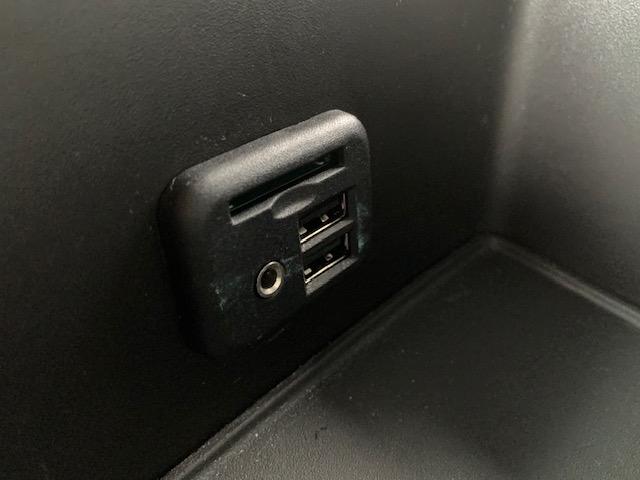 シボレーシルバラード １５００　ＬＴＺ　２ＷＤ　クルーキャブ　スタンダードＢＯＸ　自社直輸入　新車並行車　ワンオーナー　ＬＴＺプラスパッケージ　ハードトノカバー　ベッドライナー　フロントベンチシート　エンジンスターター　フロント＆サイド＆バックカメラ　Ｆ＆Ｒパーキングセンサー（25枚目）