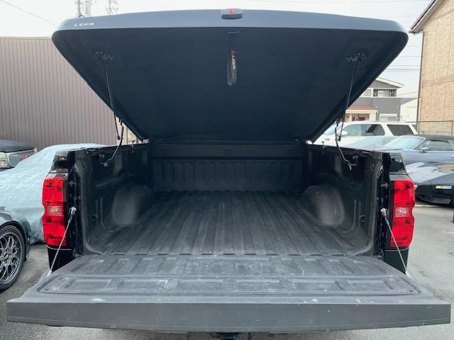 シボレーシルバラード １５００　ＬＴＺ　２ＷＤ　クルーキャブ　スタンダードＢＯＸ　自社直輸入　新車並行車　ワンオーナー　ＬＴＺプラスパッケージ　ハードトノカバー　ベッドライナー　フロントベンチシート　エンジンスターター　フロント＆サイド＆バックカメラ　Ｆ＆Ｒパーキングセンサー（75枚目）
