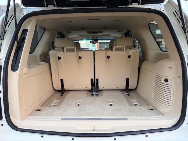 キャデラックエスカレード ベースグレード　１ナンバー登録　オートチェック走行履歴レポート付　弊社管理ユーザー様下取り車　弊社にて１１年間メンテナンス　パワーランニングボード　パワーバックドア　サイバーナビ　純正フリップダウンモニター　ＢＯＳＥ（19枚目）