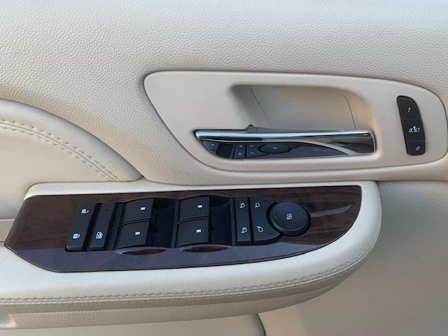 キャデラックエスカレード ベースグレード　１ナンバー登録　オートチェック走行履歴レポート付　弊社管理ユーザー様下取り車　弊社にて１１年間メンテナンス　パワーランニングボード　パワーバックドア　サイバーナビ　純正フリップダウンモニター　ＢＯＳＥ（22枚目）