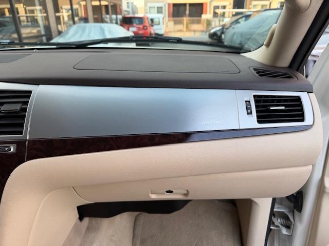 キャデラックエスカレード ベースグレード　１ナンバー登録　オートチェック走行履歴レポート付　弊社管理ユーザー様下取り車　弊社にて１１年間メンテナンス　パワーランニングボード　パワーバックドア　サイバーナビ　純正フリップダウンモニター　ＢＯＳＥ（36枚目）