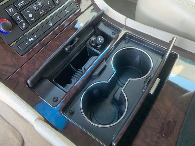 キャデラックエスカレード ベースグレード　１ナンバー登録　オートチェック走行履歴レポート付　弊社管理ユーザー様下取り車　弊社にて１１年間メンテナンス　パワーランニングボード　パワーバックドア　サイバーナビ　純正フリップダウンモニター　ＢＯＳＥ（39枚目）