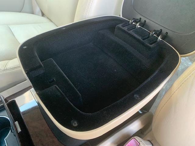 キャデラックエスカレード ベースグレード　１ナンバー登録　オートチェック走行履歴レポート付　弊社管理ユーザー様下取り車　弊社にて１１年間メンテナンス　パワーランニングボード　パワーバックドア　サイバーナビ　純正フリップダウンモニター　ＢＯＳＥ（41枚目）