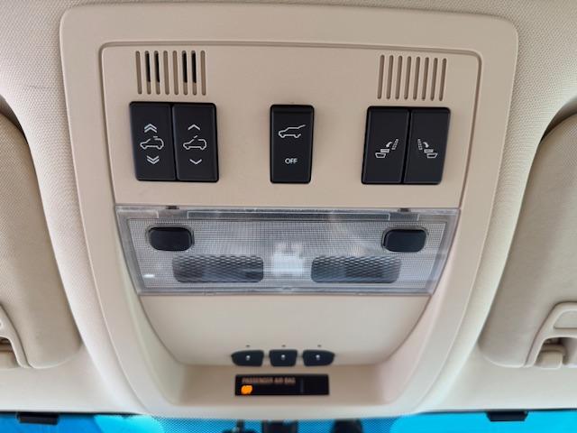 キャデラックエスカレード ベースグレード　１ナンバー登録　オートチェック走行履歴レポート付　弊社管理ユーザー様下取り車　弊社にて１１年間メンテナンス　パワーランニングボード　パワーバックドア　サイバーナビ　純正フリップダウンモニター　ＢＯＳＥ（44枚目）