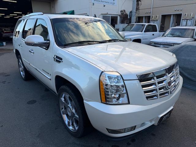 キャデラックエスカレード ベースグレード　１ナンバー登録　オートチェック走行履歴レポート付　弊社管理ユーザー様下取り車　弊社にて１１年間メンテナンス　パワーランニングボード　パワーバックドア　サイバーナビ　純正フリップダウンモニター　ＢＯＳＥ（57枚目）