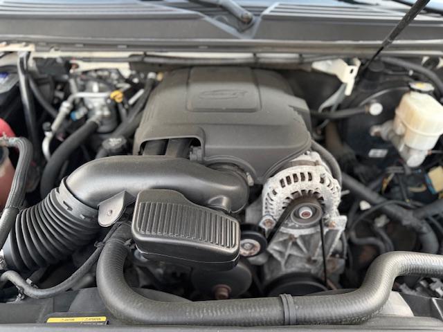 キャデラックエスカレード ベースグレード　１ナンバー登録　オートチェック走行履歴レポート付　弊社管理ユーザー様下取り車　弊社にて１１年間メンテナンス　パワーランニングボード　パワーバックドア　サイバーナビ　純正フリップダウンモニター　ＢＯＳＥ（76枚目）